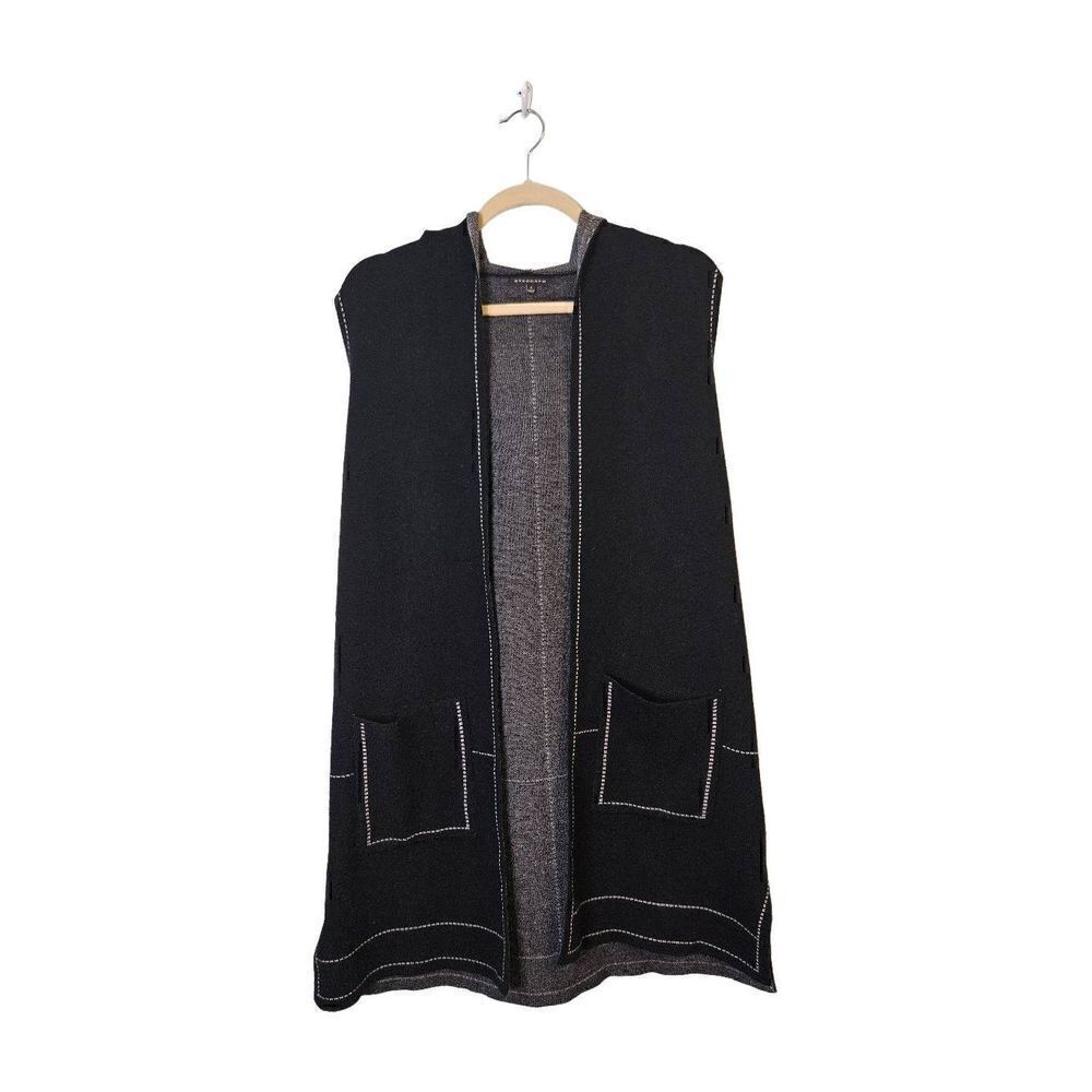 Staggato, black with white, sleeveless cardigan. Size S.
